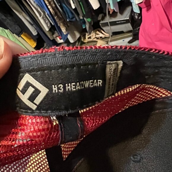 Budweiser Logo Patch Trucker Hat - Picture 7 of 8